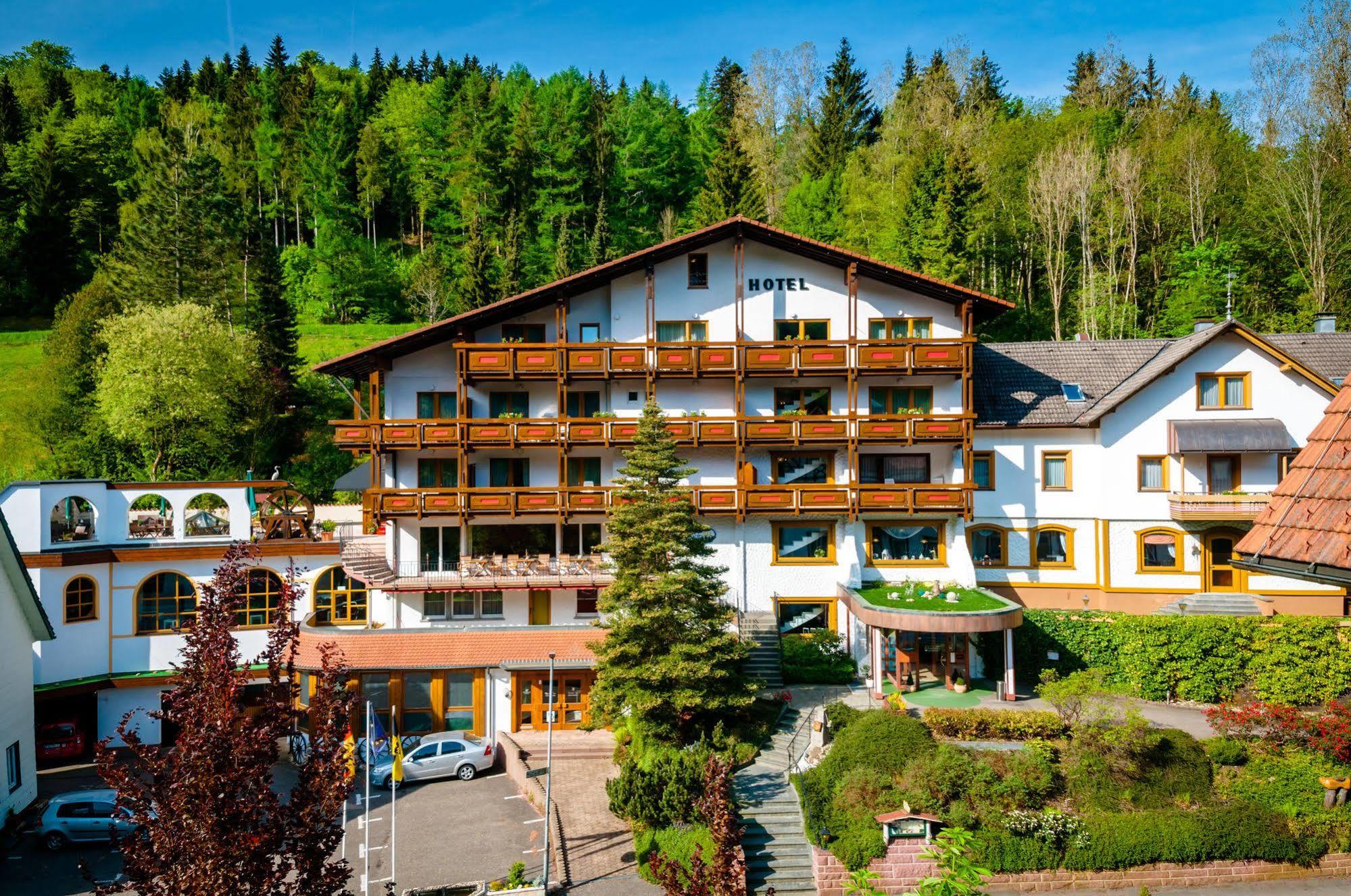 Holzschuhs Schwarzwaldhotel Baiersbronn Exterior photo